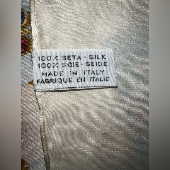 CHANEL Logo Interlocking CC’s Silk Scarf - Picture 7 of 8